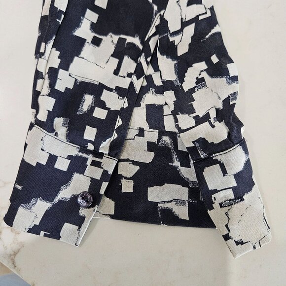 Vince Silk Confetti Blouse Size 10 Long Sleeve Split Neck Navy & White - Picture 6 of 11